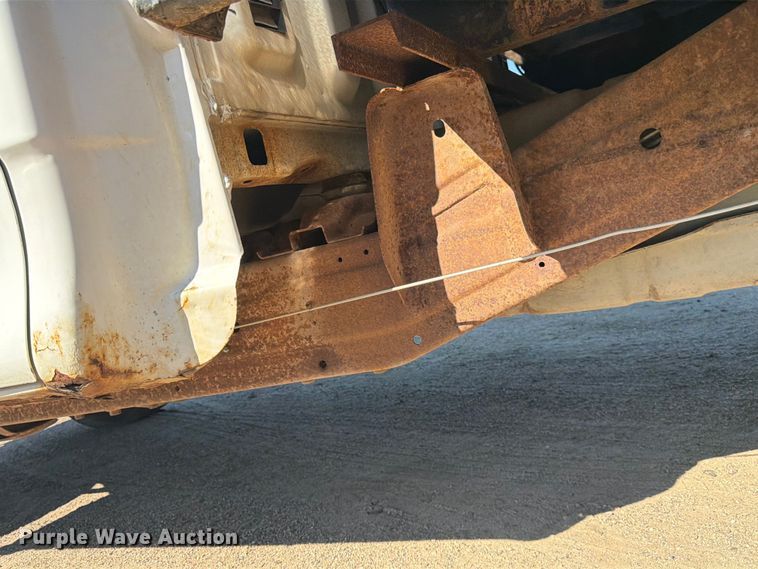image for item DQ7920 1999 Ford F150 flatbed pickup truck