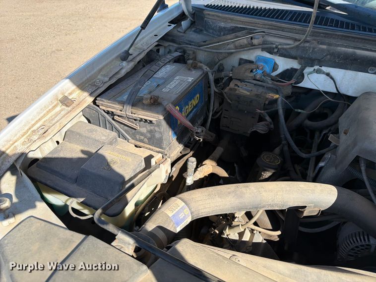 image for item DQ7920 1999 Ford F150 flatbed pickup truck