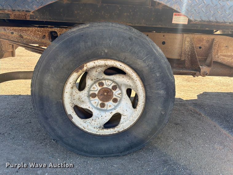 image for item DQ7920 1999 Ford F150 flatbed pickup truck