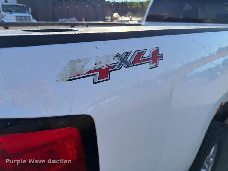 image for item DQ7921 2016 Chevrolet Silverado 3500HD Crew Cab pickup truck