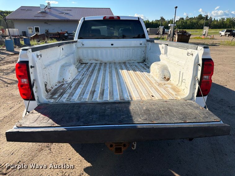 image for item DQ7921 2016 Chevrolet Silverado 3500HD Crew Cab pickup truck