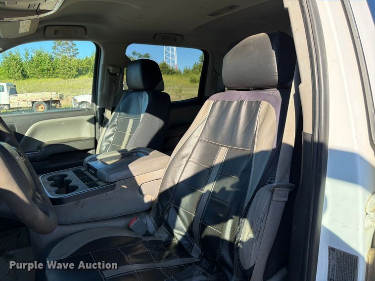 image for item DQ7921 2016 Chevrolet Silverado 3500HD Crew Cab pickup truck