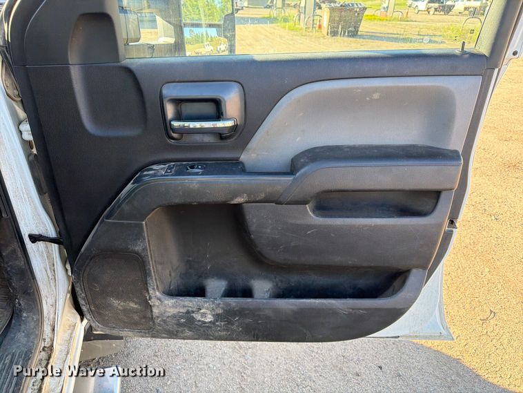 image for item DQ7921 2016 Chevrolet Silverado 3500HD Crew Cab pickup truck