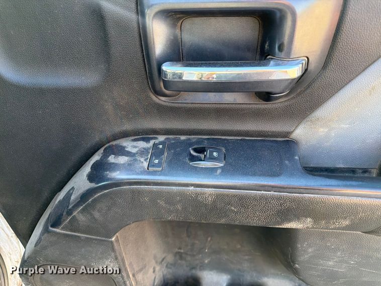 image for item DQ7921 2016 Chevrolet Silverado 3500HD Crew Cab pickup truck