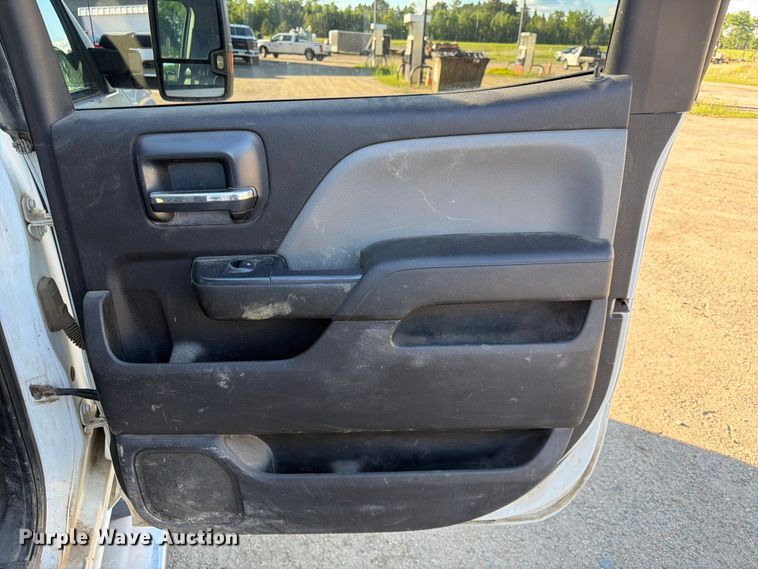 image for item DQ7921 2016 Chevrolet Silverado 3500HD Crew Cab pickup truck