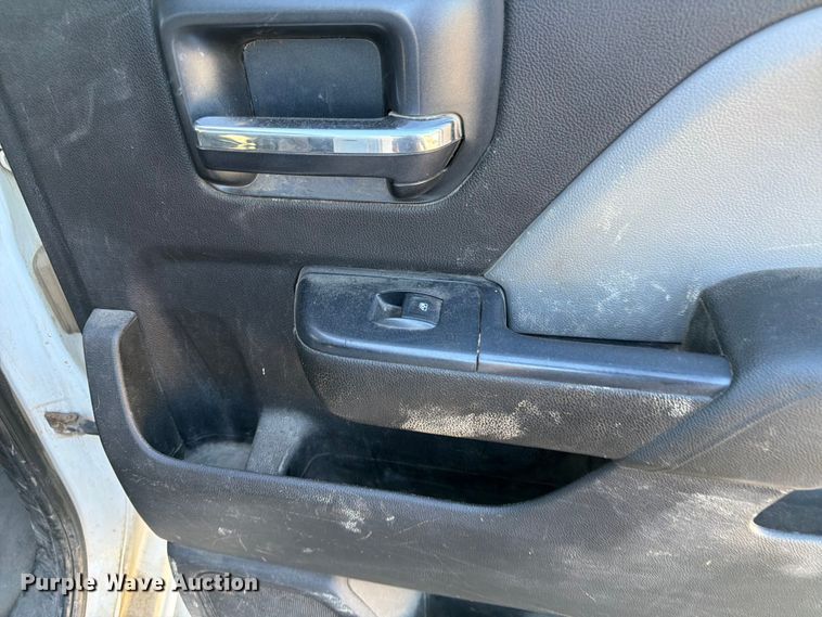 image for item DQ7921 2016 Chevrolet Silverado 3500HD Crew Cab pickup truck