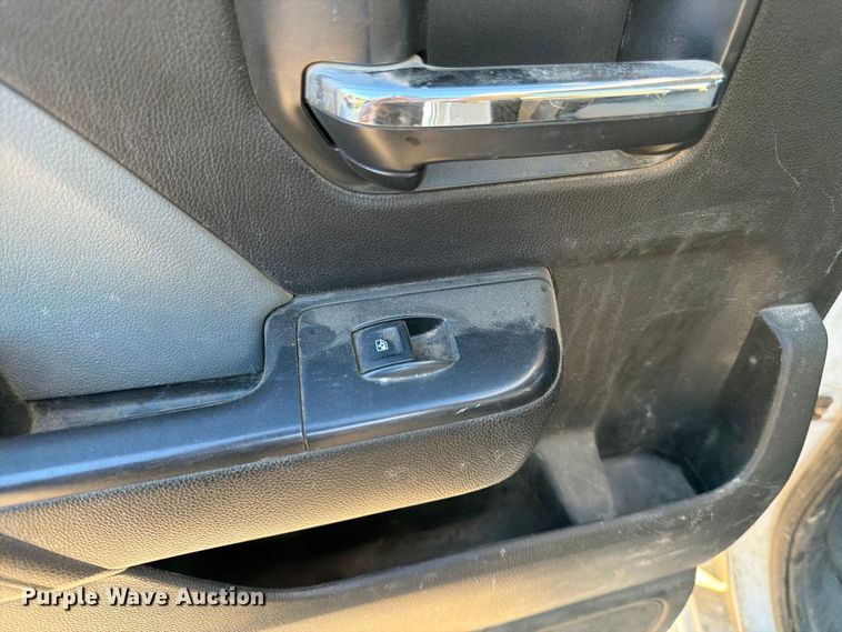 image for item DQ7921 2016 Chevrolet Silverado 3500HD Crew Cab pickup truck