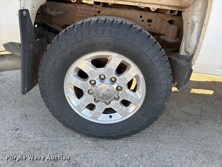 image for item DQ7921 2016 Chevrolet Silverado 3500HD Crew Cab pickup truck
