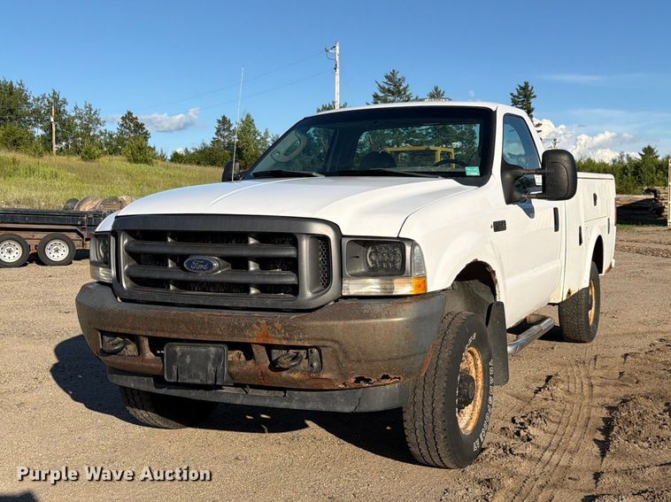2004 Ford F350 Super Duty utility bed pickup truck