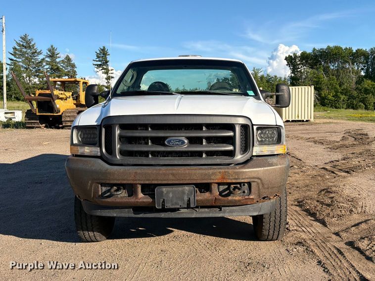 image for item DQ7922 2004 Ford F350 Super Duty utility bed pickup truck