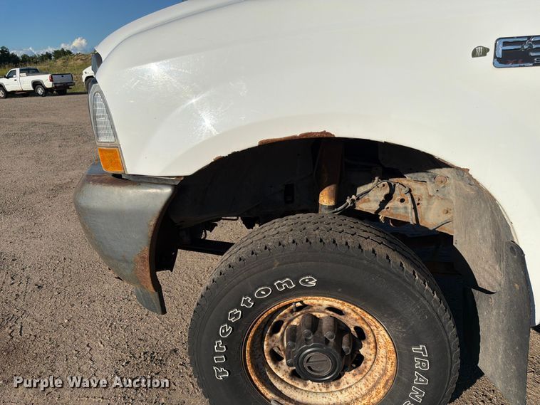 image for item DQ7922 2004 Ford F350 Super Duty utility bed pickup truck
