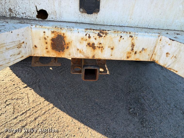 image for item DQ7922 2004 Ford F350 Super Duty utility bed pickup truck