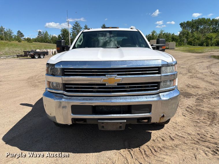 image for item DQ7923 2016 Chevrolet Silverado 3500HD Crew Cab pickup truck
