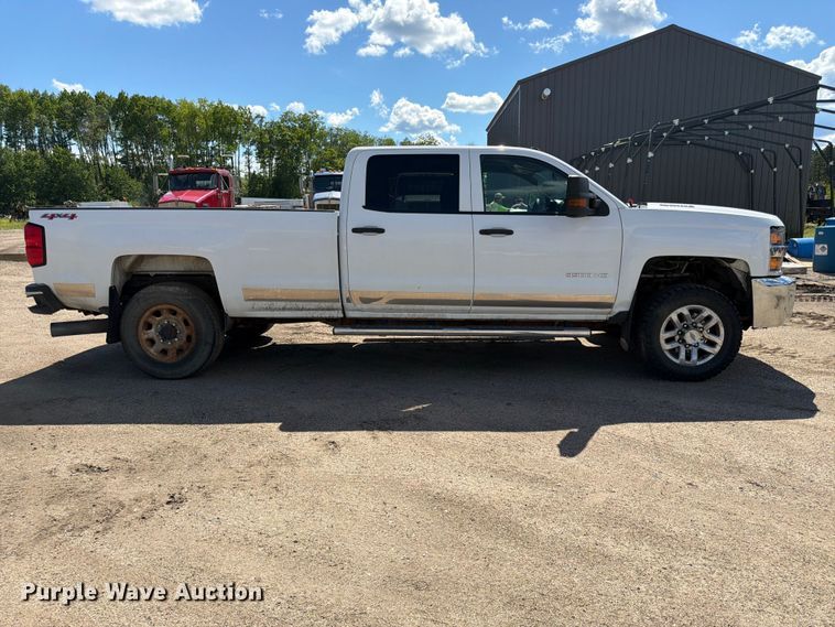 image for item DQ7923 2016 Chevrolet Silverado 3500HD Crew Cab pickup truck