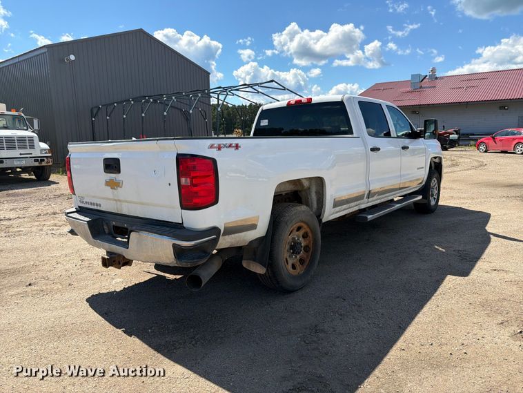 image for item DQ7923 2016 Chevrolet Silverado 3500HD Crew Cab pickup truck