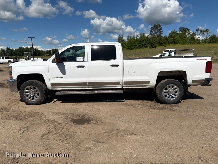 image for item DQ7923 2016 Chevrolet Silverado 3500HD Crew Cab pickup truck