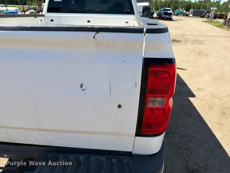 image for item DQ7923 2016 Chevrolet Silverado 3500HD Crew Cab pickup truck