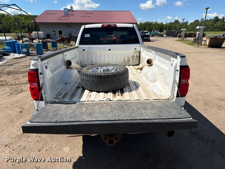 image for item DQ7923 2016 Chevrolet Silverado 3500HD Crew Cab pickup truck