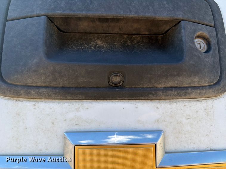 image for item DQ7923 2016 Chevrolet Silverado 3500HD Crew Cab pickup truck
