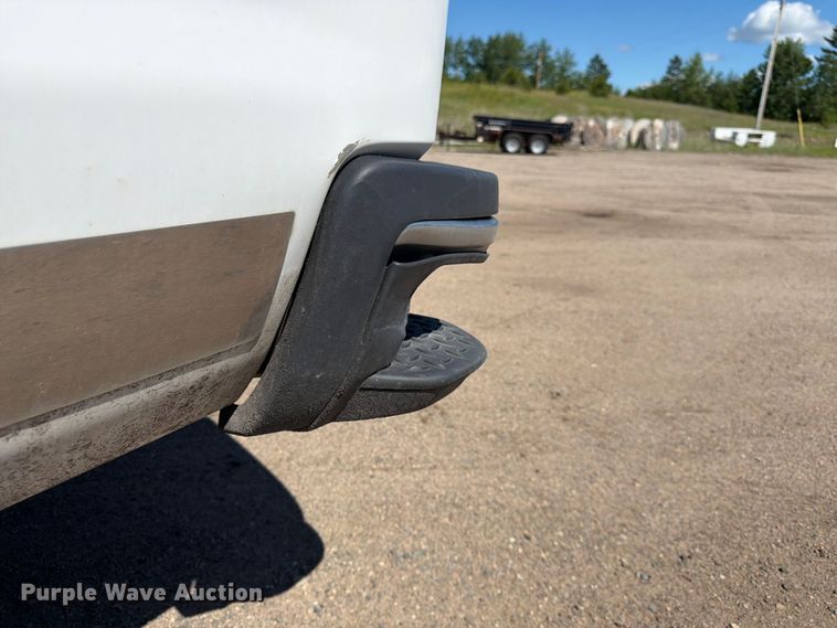 image for item DQ7923 2016 Chevrolet Silverado 3500HD Crew Cab pickup truck