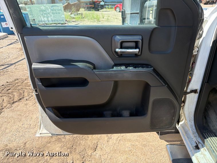 image for item DQ7923 2016 Chevrolet Silverado 3500HD Crew Cab pickup truck