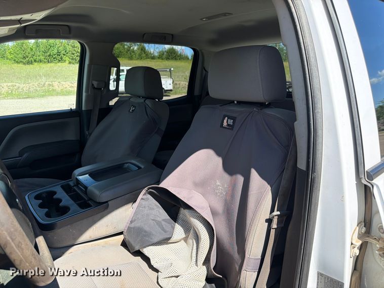 image for item DQ7923 2016 Chevrolet Silverado 3500HD Crew Cab pickup truck