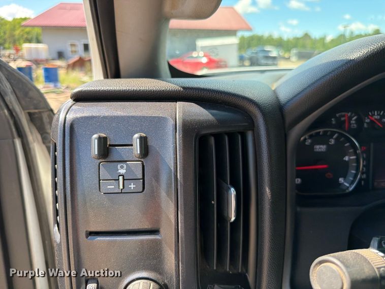 image for item DQ7923 2016 Chevrolet Silverado 3500HD Crew Cab pickup truck