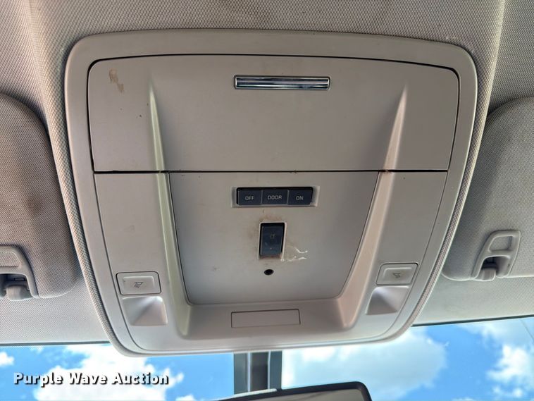 image for item DQ7923 2016 Chevrolet Silverado 3500HD Crew Cab pickup truck