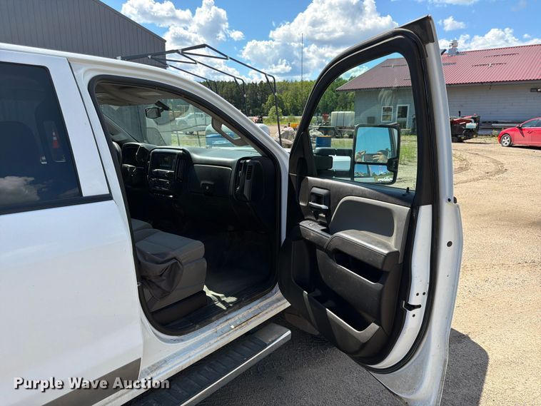 image for item DQ7923 2016 Chevrolet Silverado 3500HD Crew Cab pickup truck