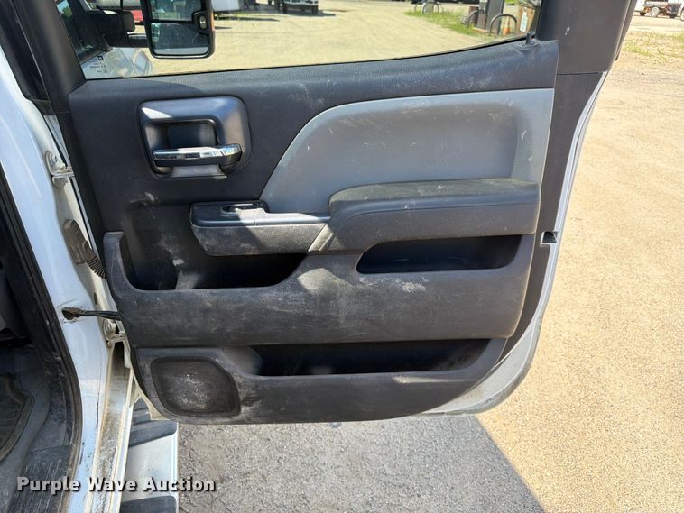 image for item DQ7923 2016 Chevrolet Silverado 3500HD Crew Cab pickup truck