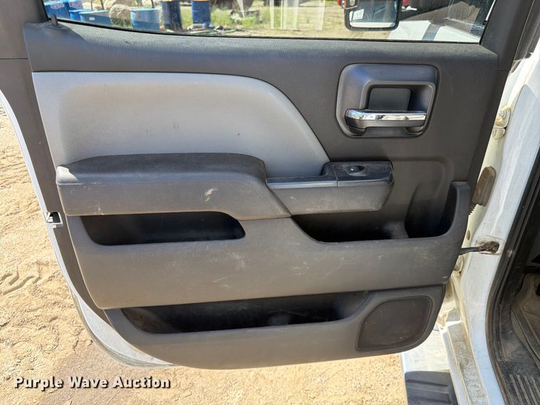 image for item DQ7923 2016 Chevrolet Silverado 3500HD Crew Cab pickup truck