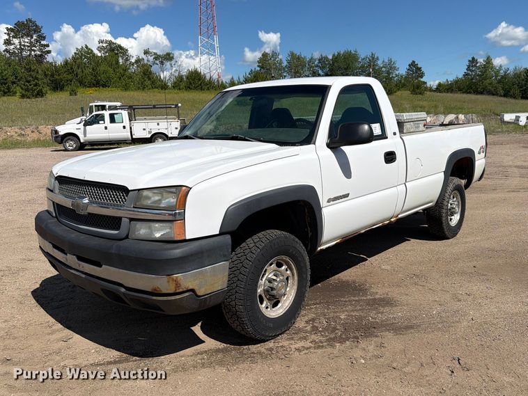 image for item DQ7924 2003 Chevrolet Silverado 2500HD pickup truck