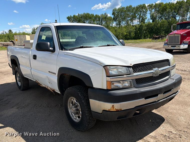 image for item DQ7924 2003 Chevrolet Silverado 2500HD pickup truck