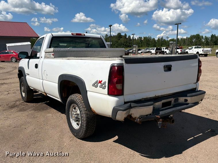 image for item DQ7924 2003 Chevrolet Silverado 2500HD pickup truck