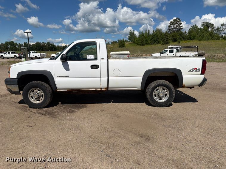 image for item DQ7924 2003 Chevrolet Silverado 2500HD pickup truck