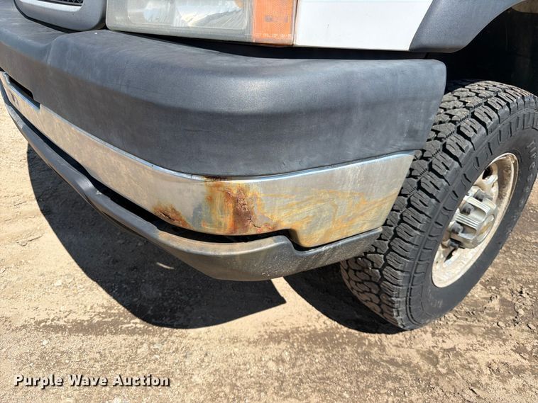 image for item DQ7924 2003 Chevrolet Silverado 2500HD pickup truck