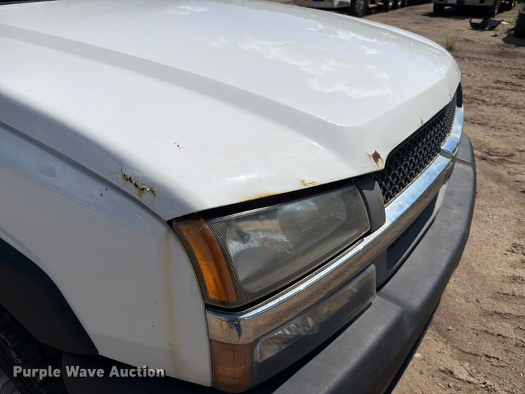 image for item DQ7924 2003 Chevrolet Silverado 2500HD pickup truck