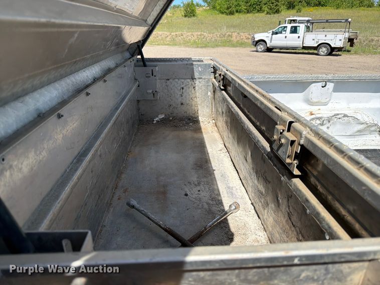 image for item DQ7924 2003 Chevrolet Silverado 2500HD pickup truck