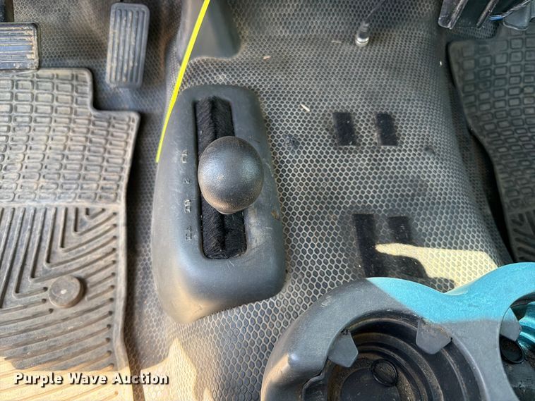 image for item DQ7924 2003 Chevrolet Silverado 2500HD pickup truck