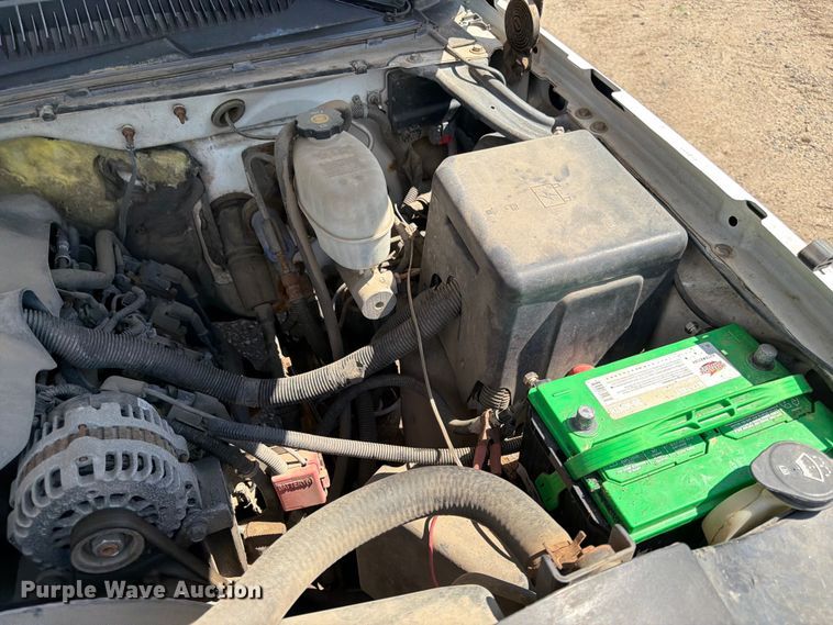 image for item DQ7924 2003 Chevrolet Silverado 2500HD pickup truck