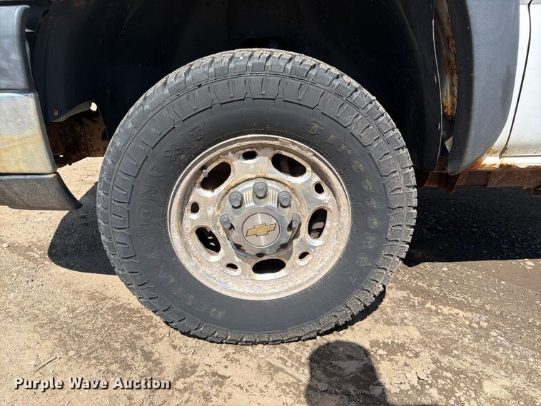 image for item DQ7924 2003 Chevrolet Silverado 2500HD pickup truck