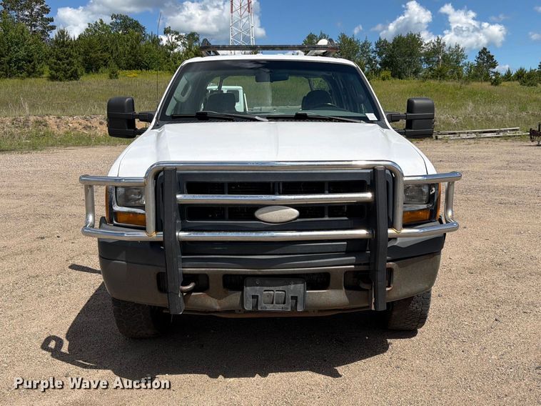 image for item DQ7925 2006 Ford F350 Super Duty Crew Cab utility bed pickup truck