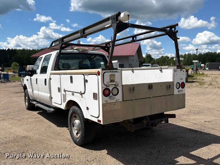 image for item DQ7925 2006 Ford F350 Super Duty Crew Cab utility bed pickup truck