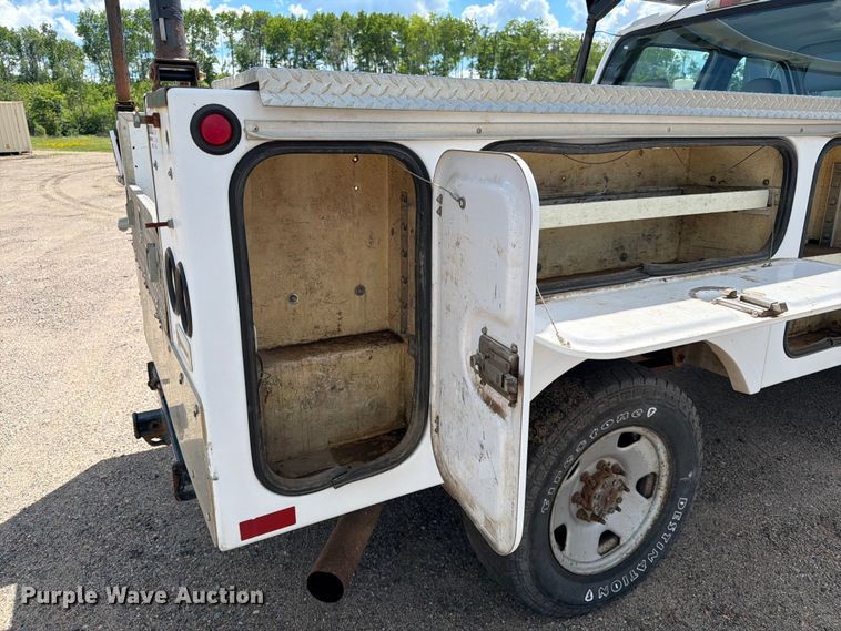 image for item DQ7925 2006 Ford F350 Super Duty Crew Cab utility bed pickup truck