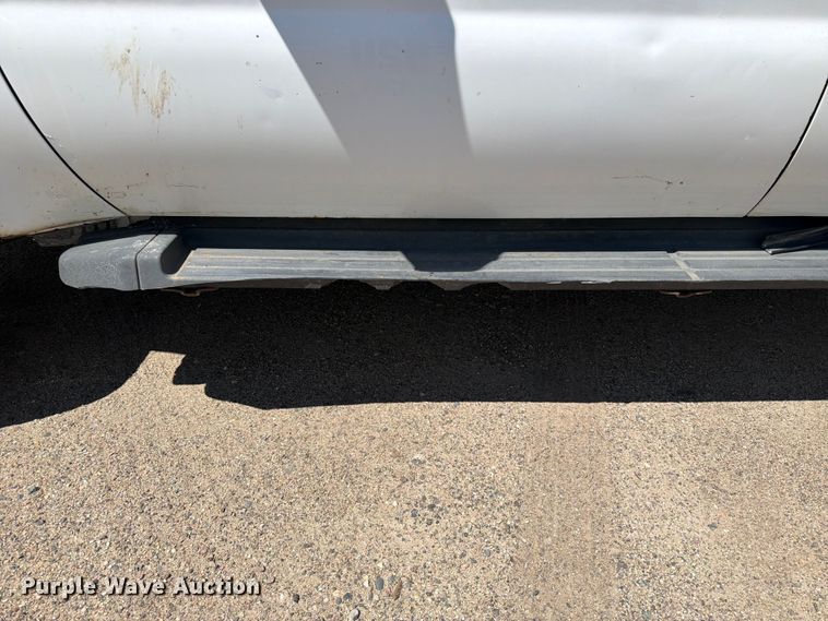 image for item DQ7925 2006 Ford F350 Super Duty Crew Cab utility bed pickup truck
