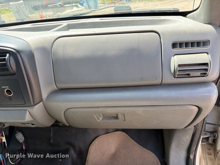 image for item DQ7925 2006 Ford F350 Super Duty Crew Cab utility bed pickup truck