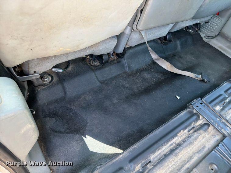 image for item DQ7925 2006 Ford F350 Super Duty Crew Cab utility bed pickup truck