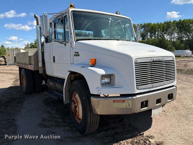 image for item DQ7926 2002 Freightliner FL70 Ext. Cab flatbed truck