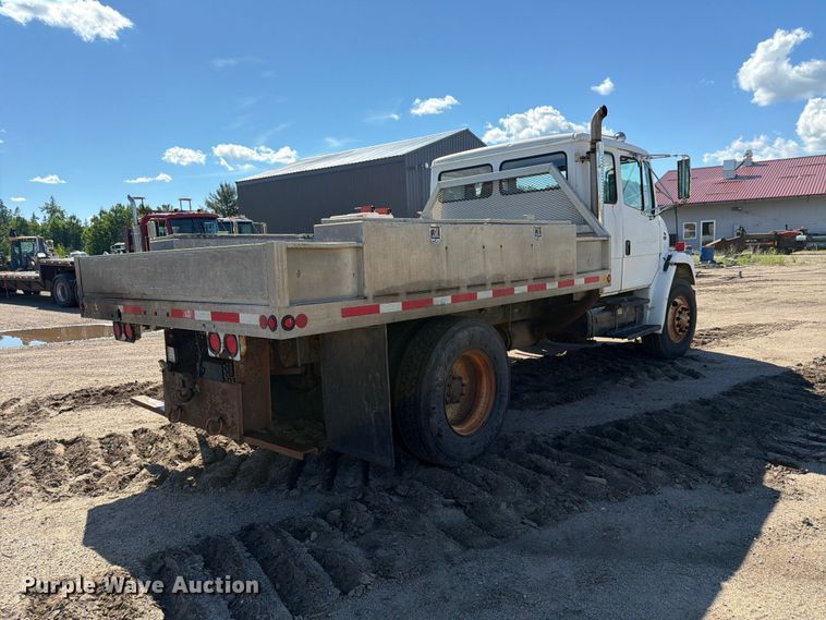 image for item DQ7926 2002 Freightliner FL70 Ext. Cab flatbed truck