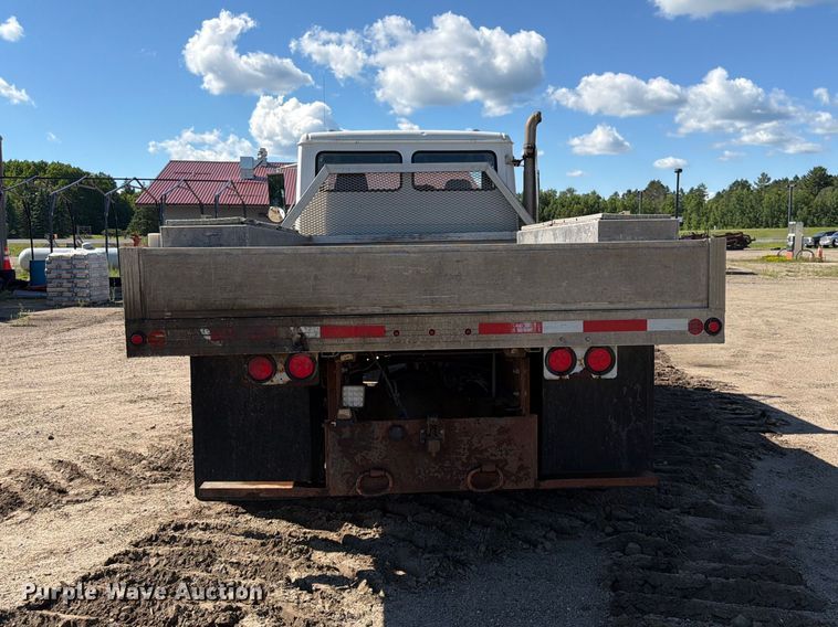 image for item DQ7926 2002 Freightliner FL70 Ext. Cab flatbed truck